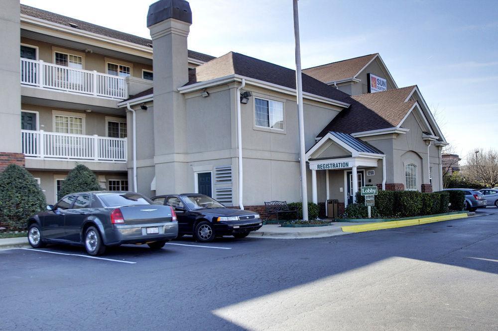 Intown Suites Extended Stay Greensboro Nc - Lanada エクステリア 写真