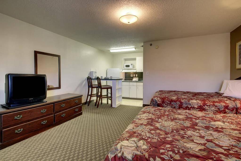 Intown Suites Extended Stay Greensboro Nc - Lanada エクステリア 写真