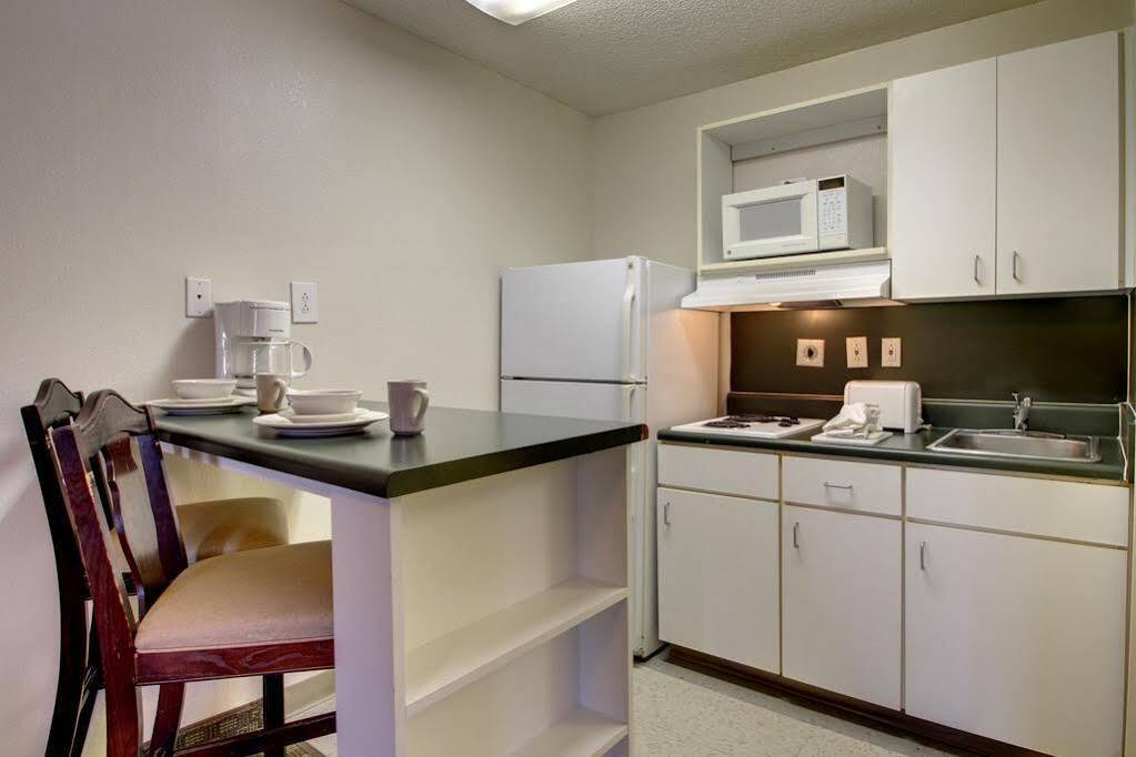 Intown Suites Extended Stay Greensboro Nc - Lanada エクステリア 写真